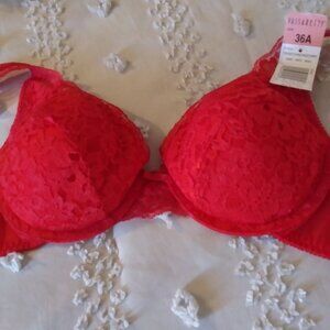 NWT  BRA  36A  VASSARETTE RED LACY UNDERWIRE BRA